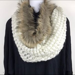 Knitted faux fur scarf neck warmer